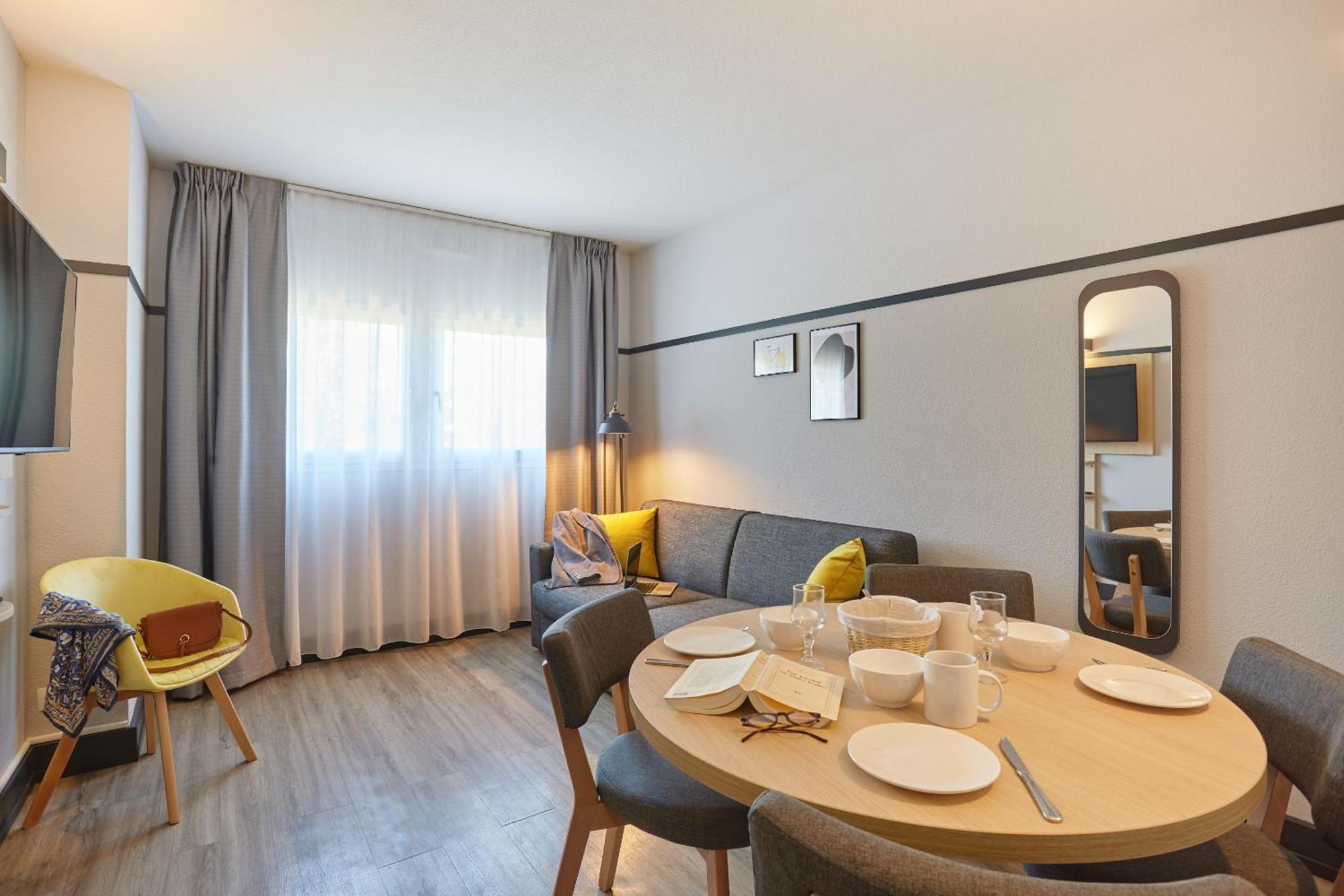 อพาร์ต โฮเต็ล โอดาลี เอเทรียม Aparthotel เอ็ก-ซอง-โพรวองซ์ ภายนอก รูปภาพ