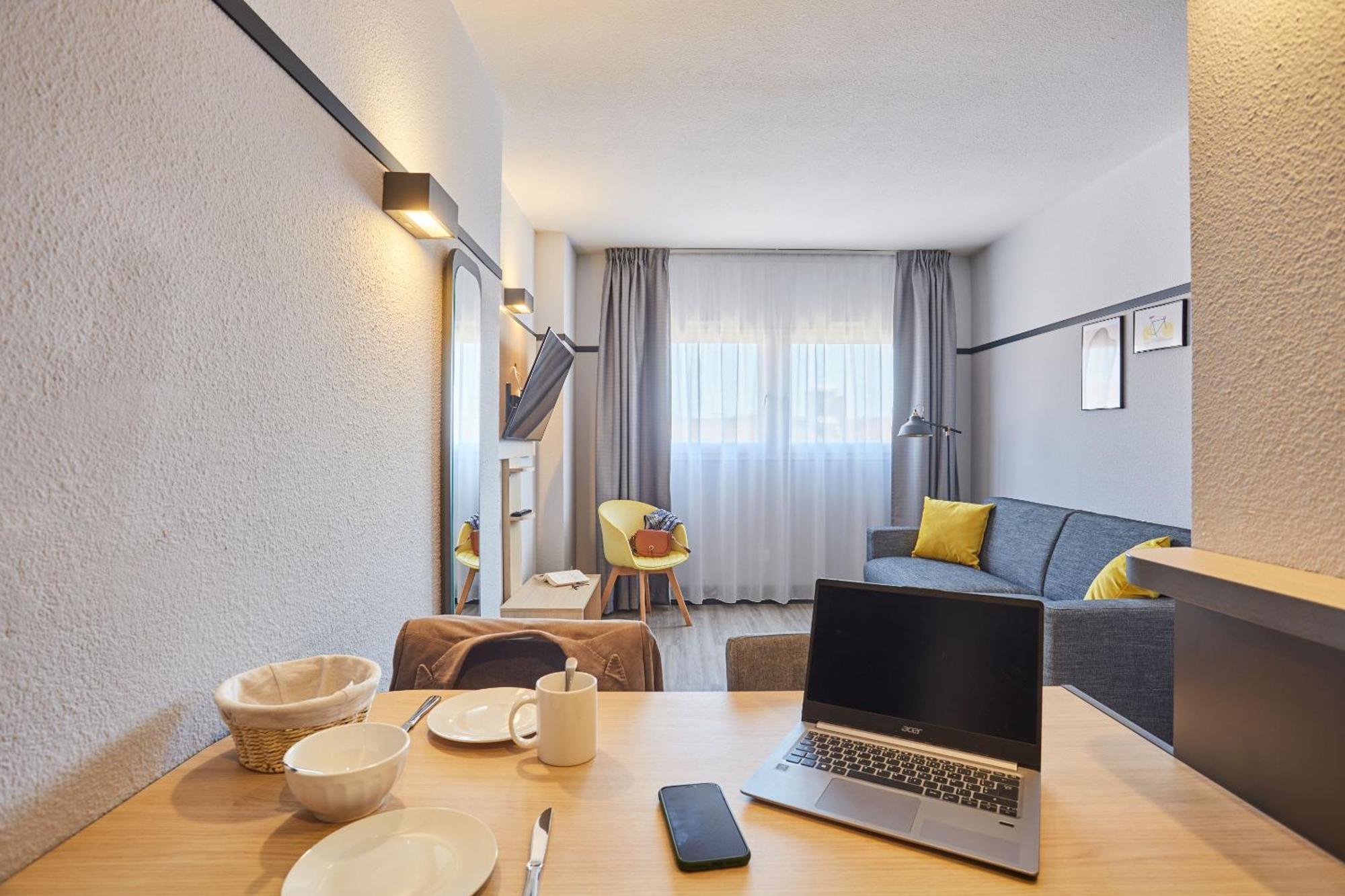 อพาร์ต โฮเต็ล โอดาลี เอเทรียม Aparthotel เอ็ก-ซอง-โพรวองซ์ ภายนอก รูปภาพ
