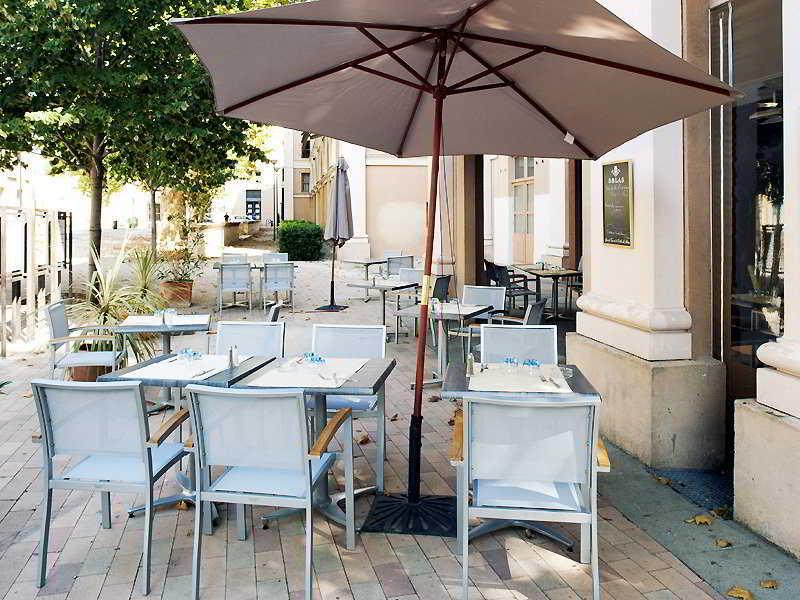 อพาร์ต โฮเต็ล โอดาลี เอเทรียม Aparthotel เอ็ก-ซอง-โพรวองซ์ ร้านอาหาร รูปภาพ